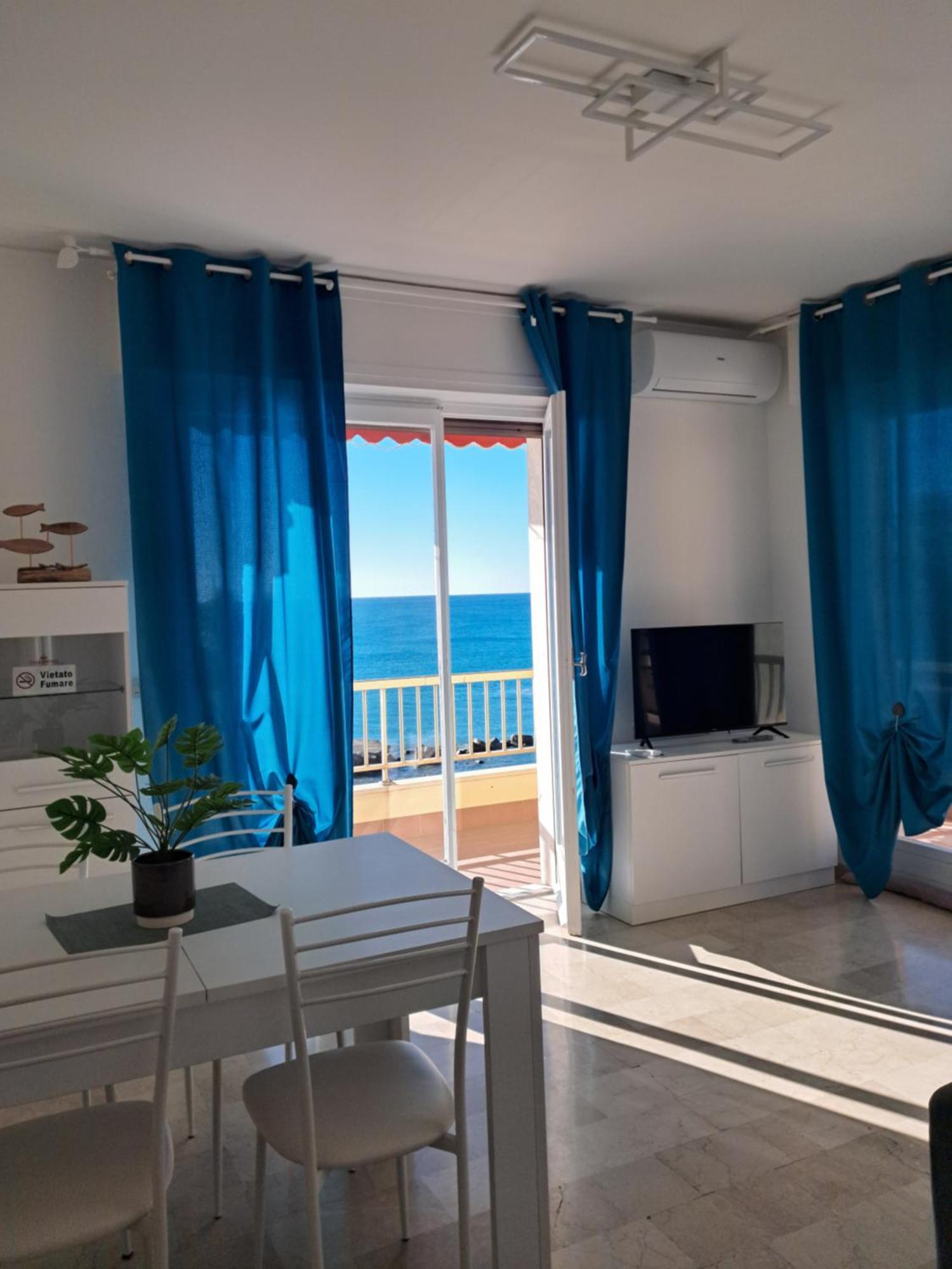 Apartament Casa Anna Fronte Mare Ventimiglia